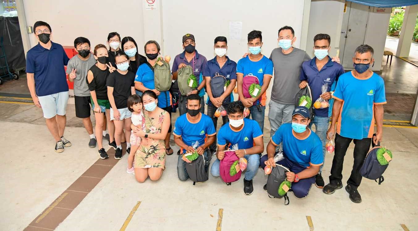 The thoughtful CCK estate residents and their families presented care packs to 20 cleaners in Teck Whye.