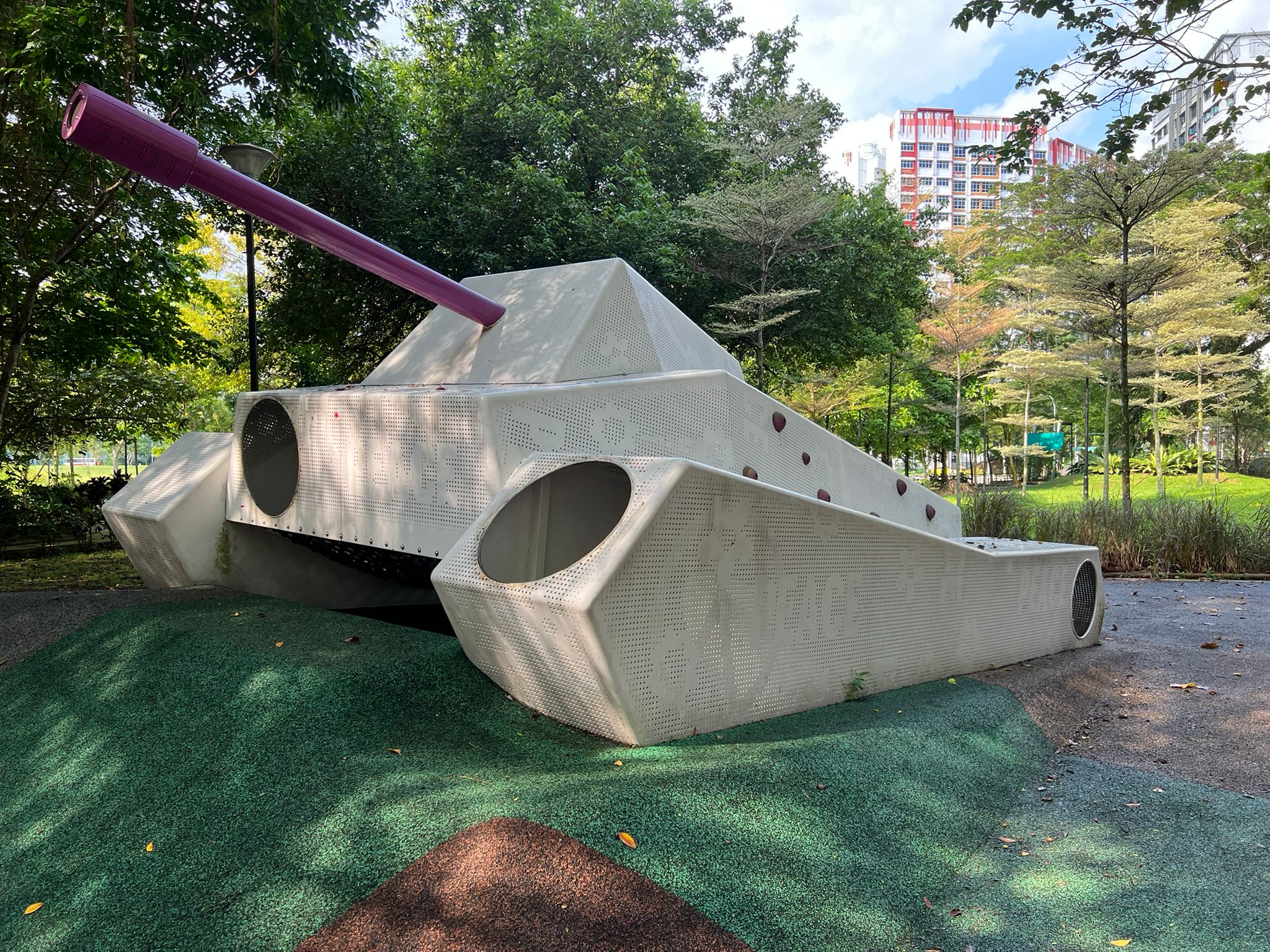 Brickland: Commandeer your own army tank near Keat Hong Gardens at Block 815C Choa Chu Kang Avenue 7. This military-themed playground pays homage to the estate’s heritage as an army camp.