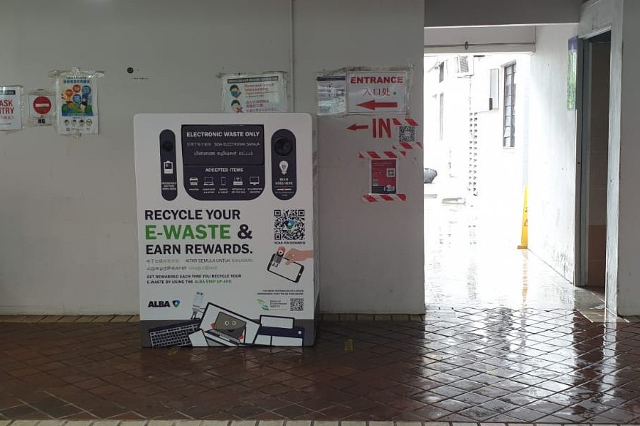 Blk 144 Teck Whye Lane (near wet market and toilet entrance)