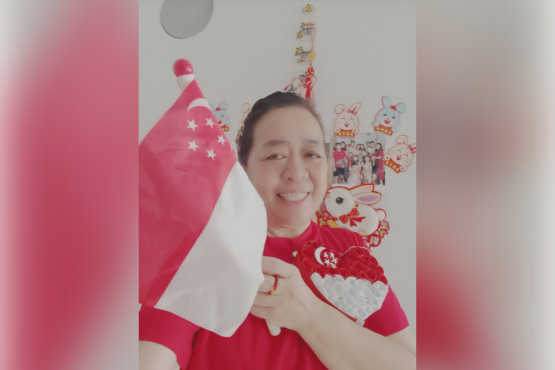 Showing off her love for the nation. Photo by Lua Su Yean (Brickland)